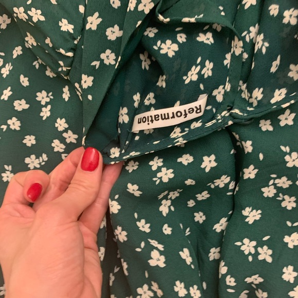 Reformation Gracie Ruched Sleeve Dress 0 - Picture 4 of 7